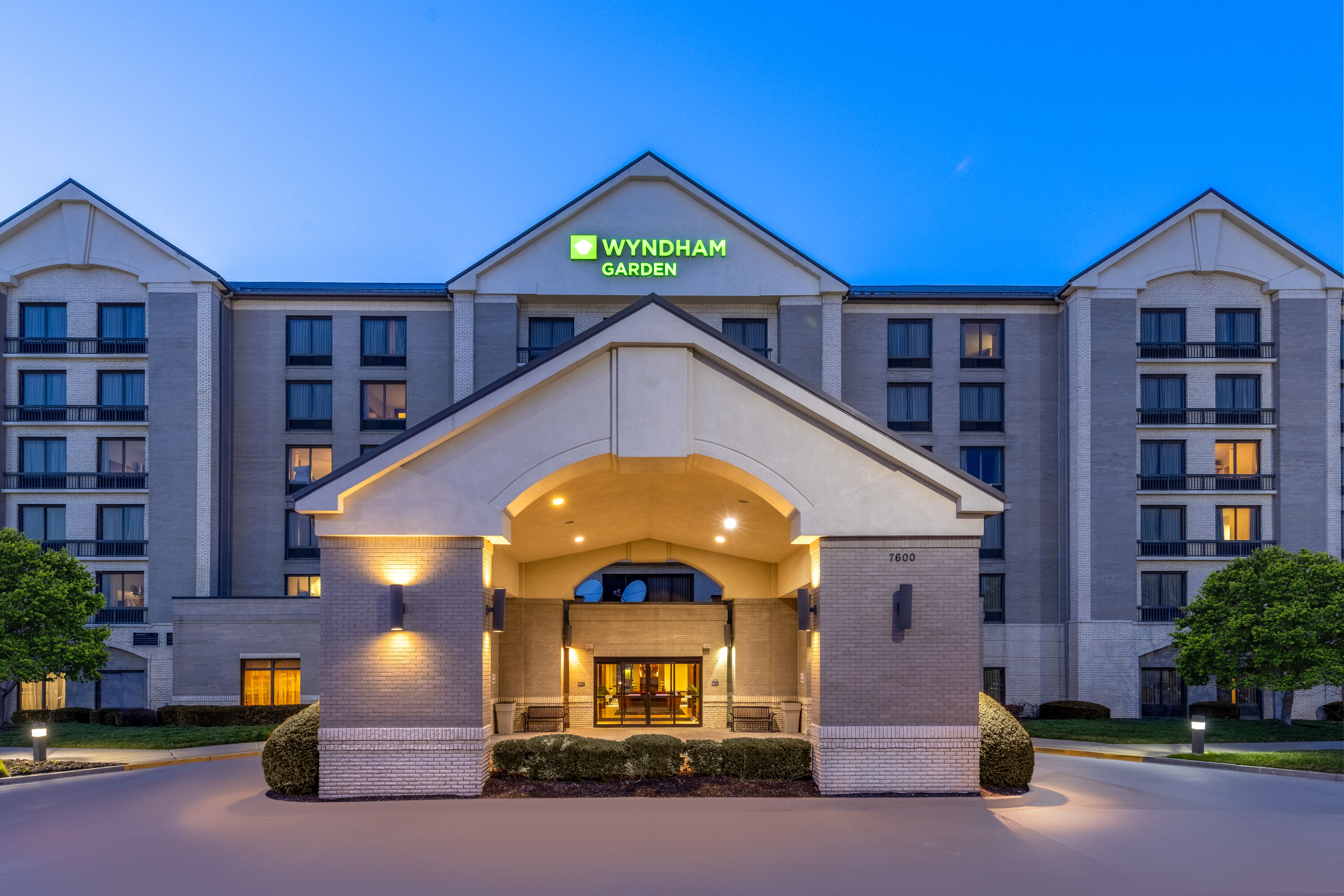 Wyndham Garden Kansas City Airport | Kansas City, MO Hotels