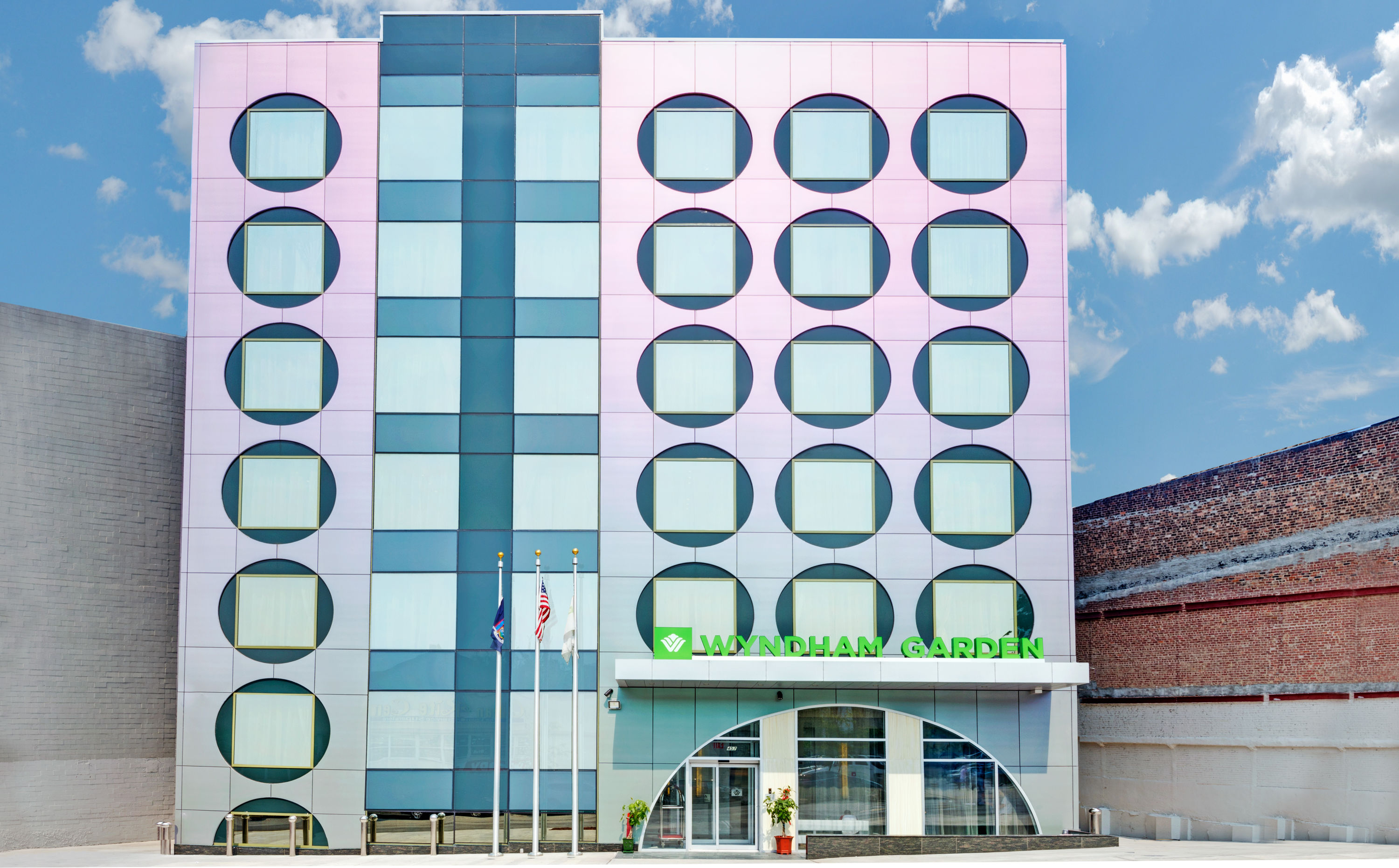 Exterior of Wyndham Garden Brooklyn Sunset Park hotel in Brooklyn, New York