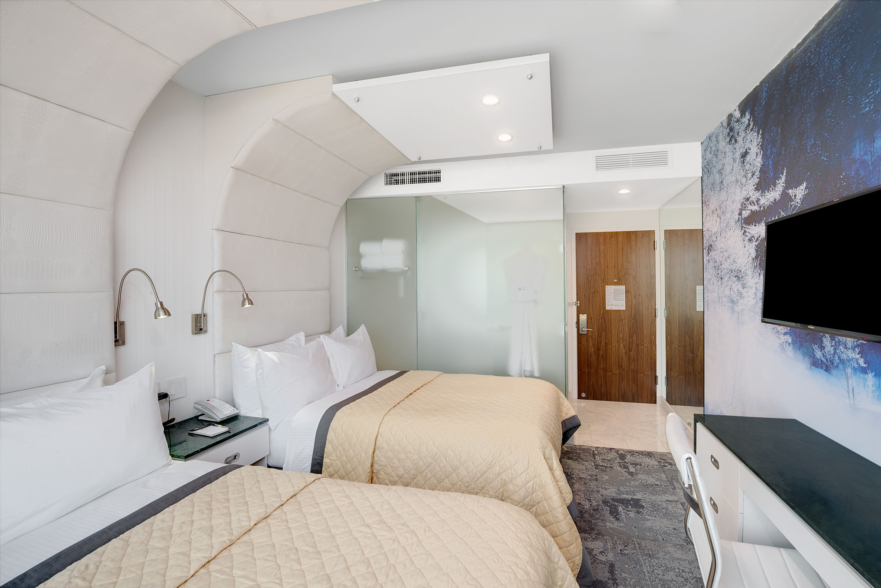 Guest room at the Wyndham Garden Brooklyn Sunset Park in Brooklyn, New York