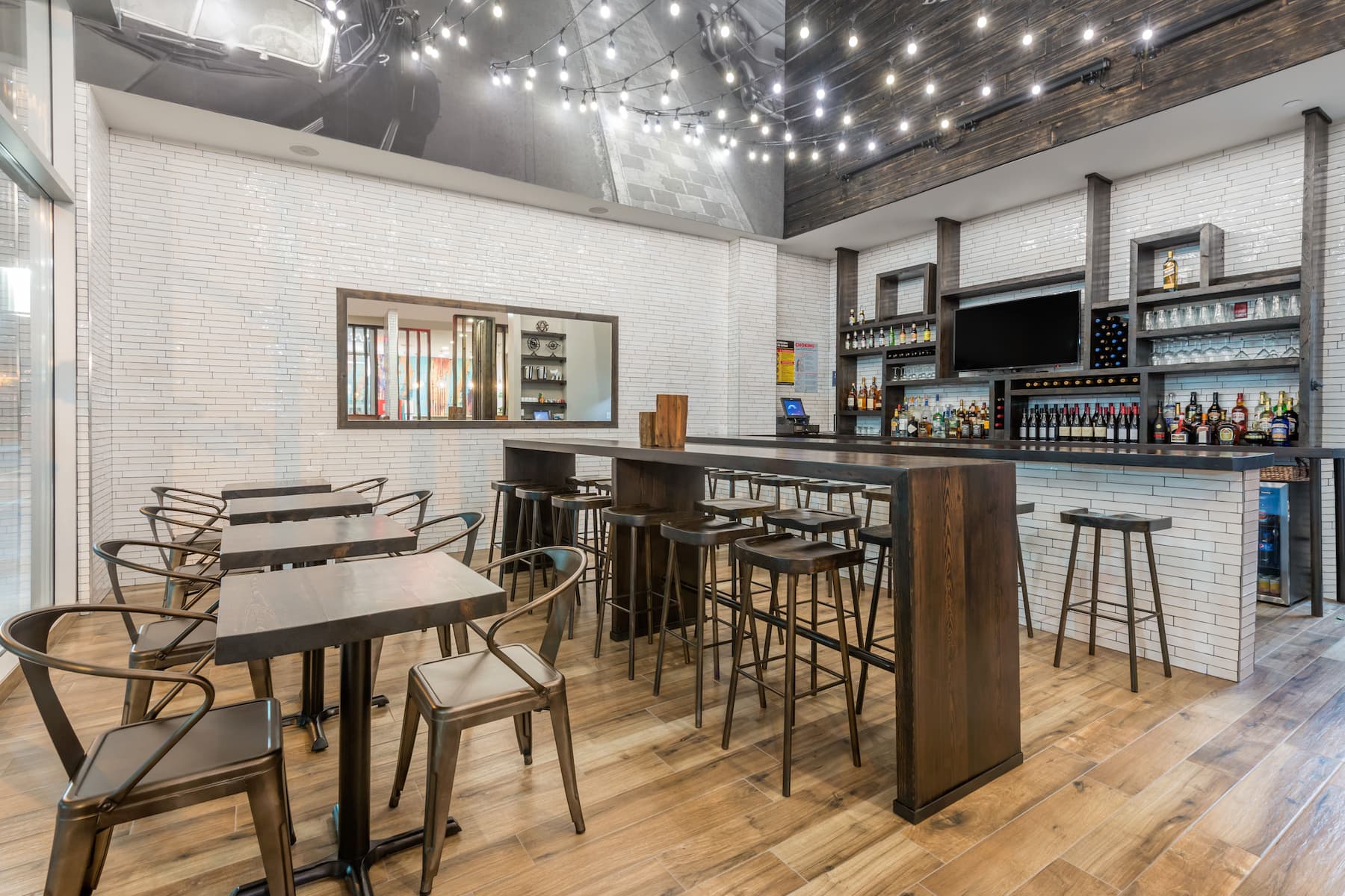 Wyndham Garden LaGuardia South bar and grill in Rego Park, New York