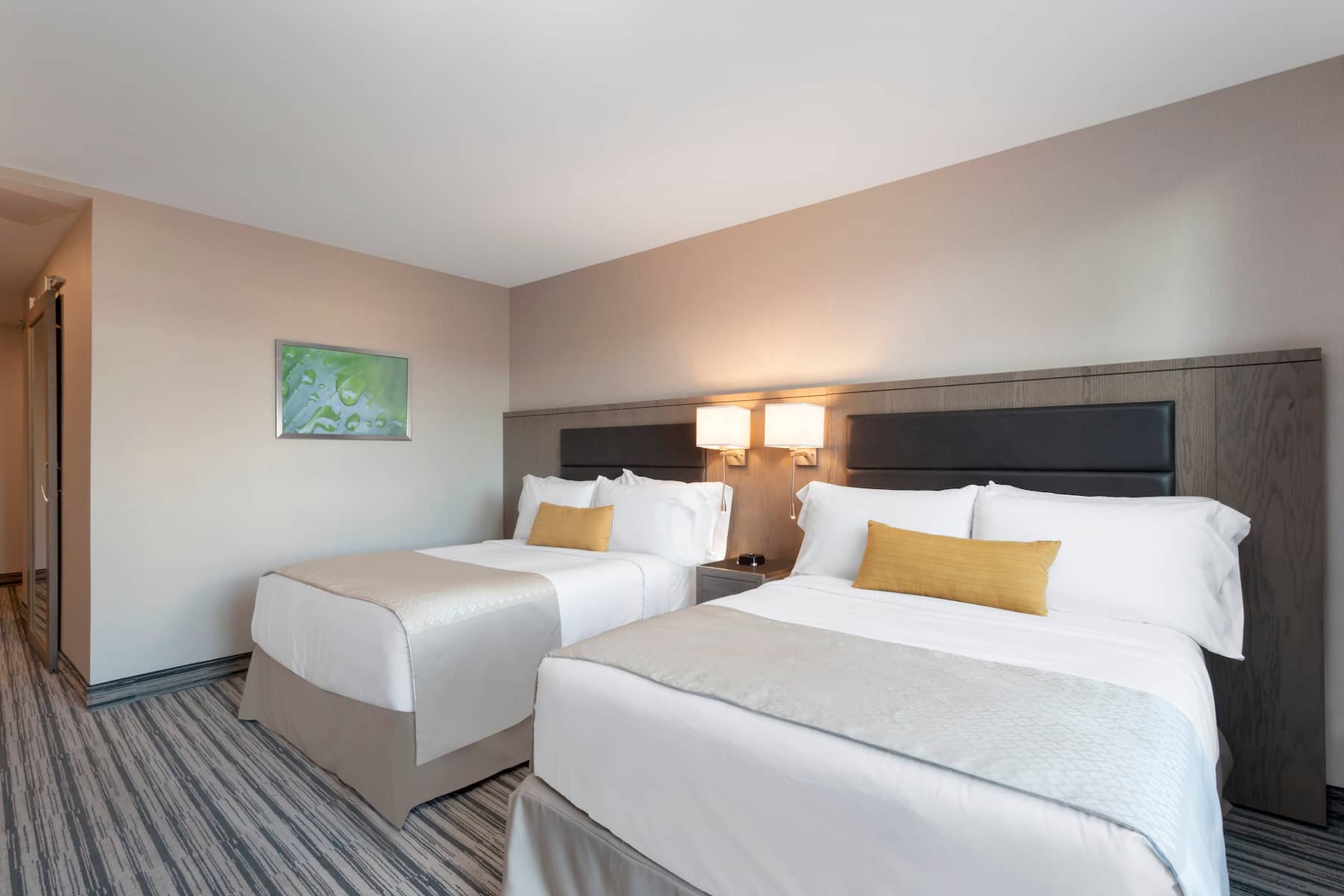 Guest room at the Wyndham Garden LaGuardia South in Rego Park, New York