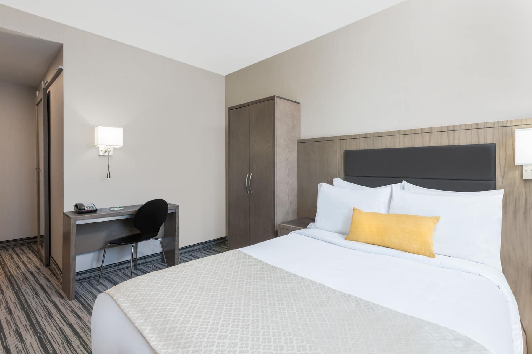 Guest room at the Wyndham Garden LaGuardia South in Rego Park, New York