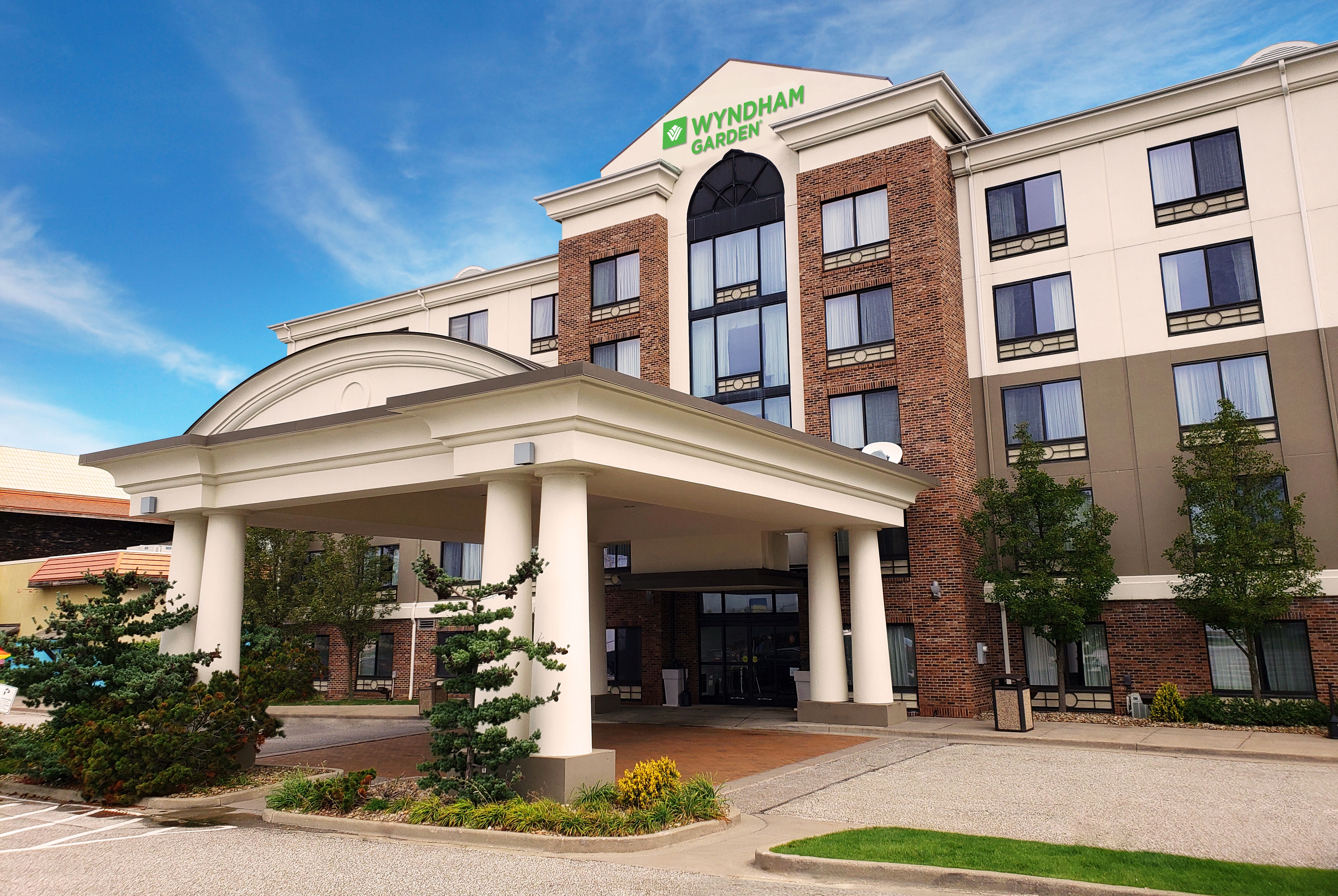 Exterior of Wyndham Garden Erie hotel in Erie, Pennsylvania