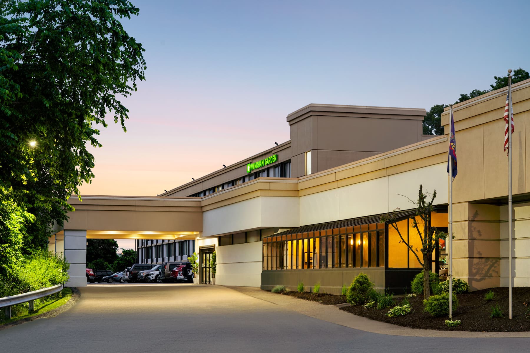 Exterior of Wyndham Garden Pittsburgh Airport hotel in Pittsburgh, Pennsylvania