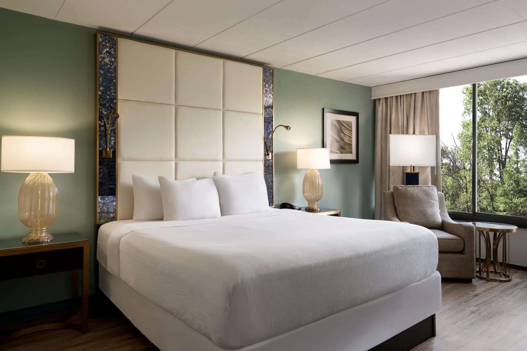 Guest room at the Wyndham Garden Pittsburgh Airport in Pittsburgh, Pennsylvania