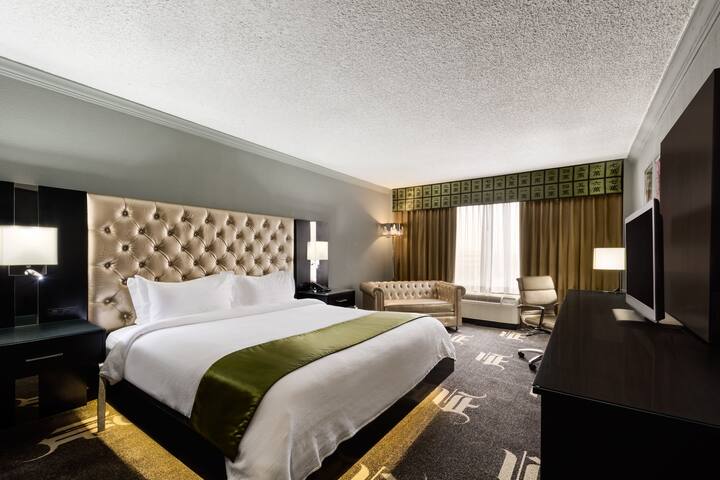 Wyndham Garden Dallas North Hotels Tx 75234 Guest Room At The Wyndham Garden Dallas North In Texas