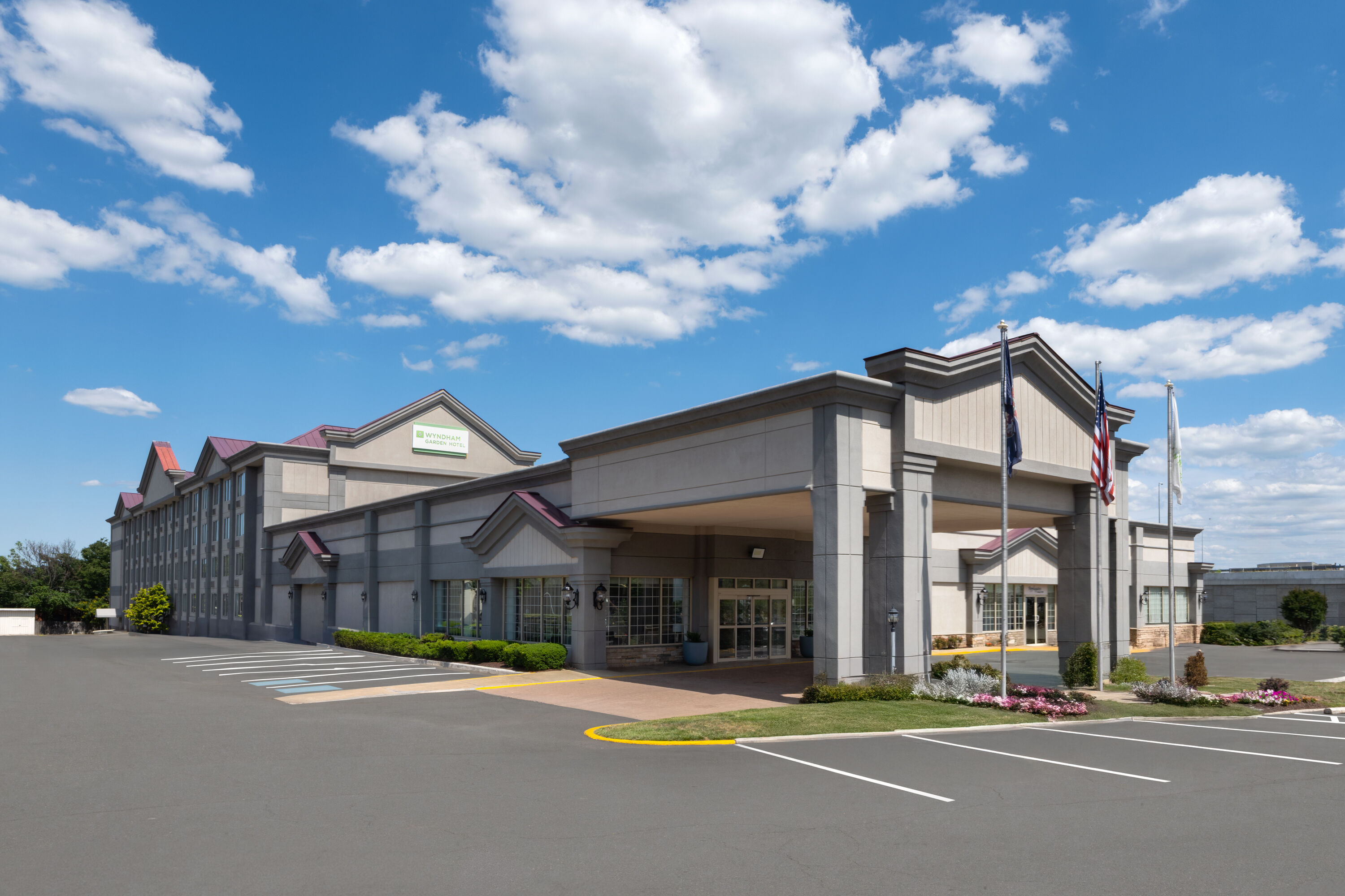 Exterior Day Image of Wyndham Garden Manassas hotel in Manassas, Virginia