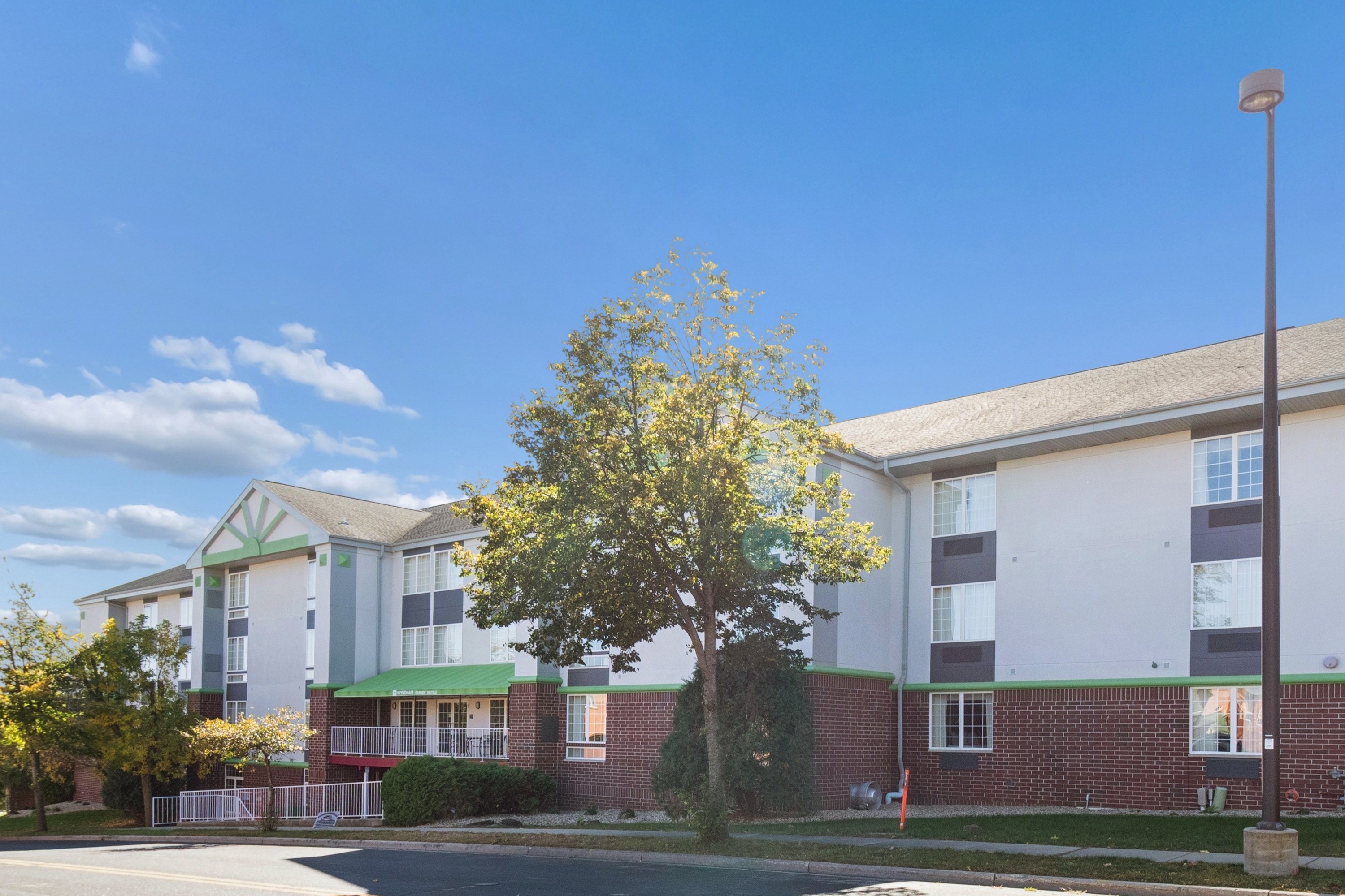 Exterior of Wyndham Garden Madison Fitchburg hotel in Fitchburg, Wisconsin