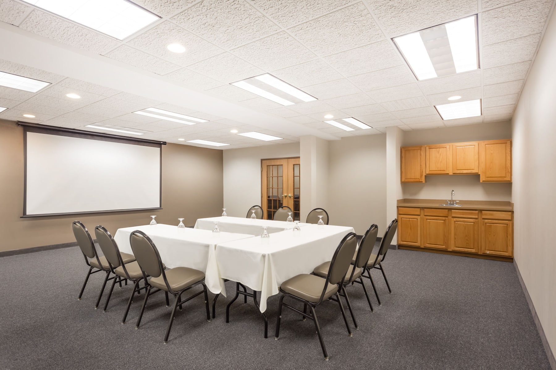 Meeting room at Wyndham Garden Madison Fitchburg in Fitchburg, Wisconsin