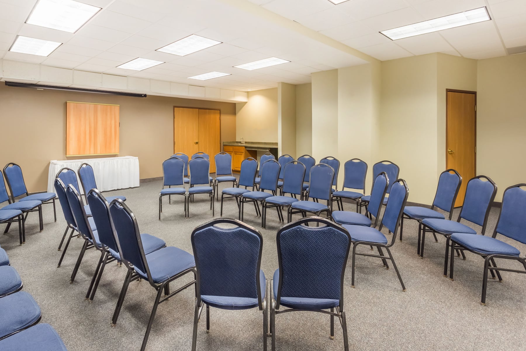 Meeting room at Wyndham Garden Madison Fitchburg in Fitchburg, Wisconsin
