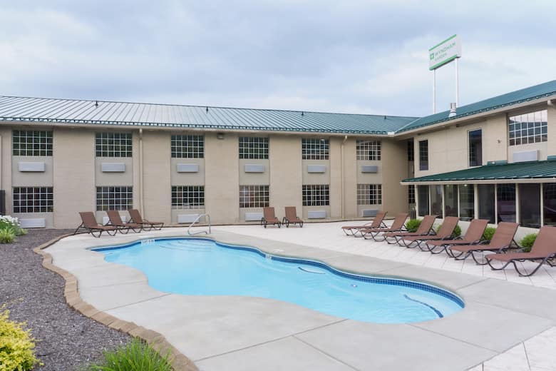 Wyndham Garden Cross Lanes Charleston Hotels Wv 25313 Pool At The Wyndham Garden Cross Lanes Charleston In West Virginia