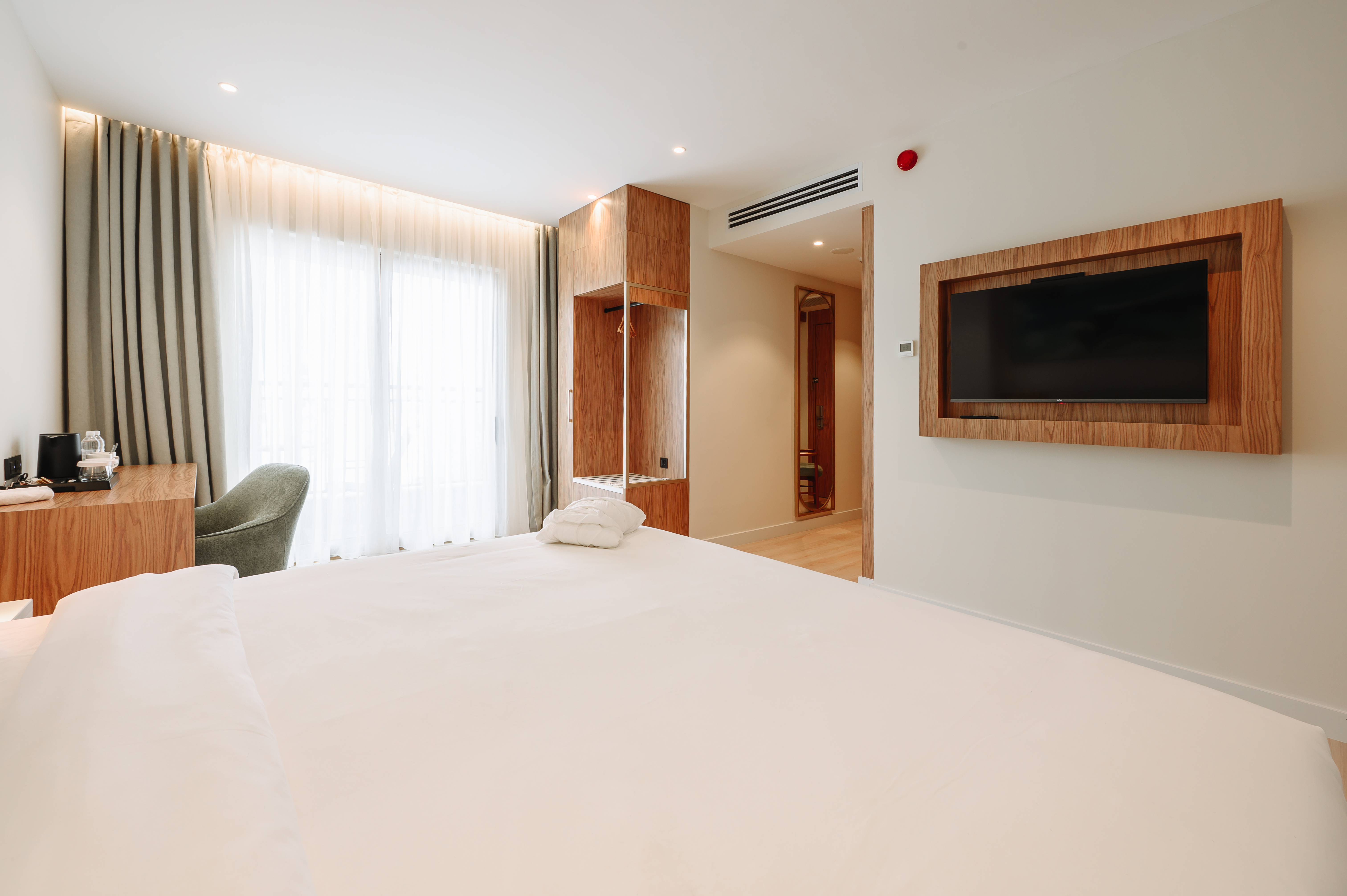 Guest room at the Wyndham Garden Chorvoq Darvozasi in Tashkent, Other than US/Canada