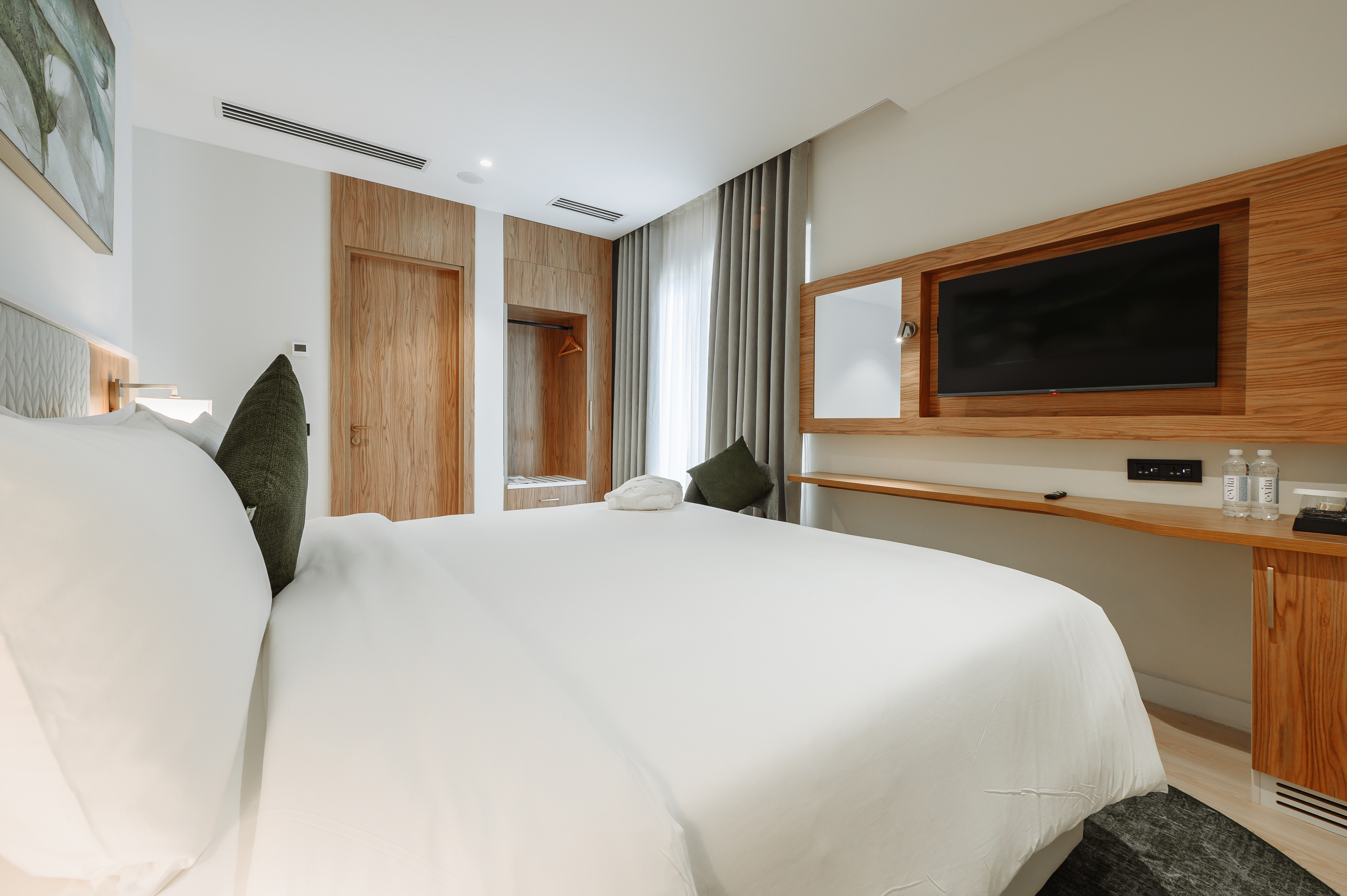 Guest room at the Wyndham Garden Chorvoq Darvozasi in Tashkent, Other than US/Canada
