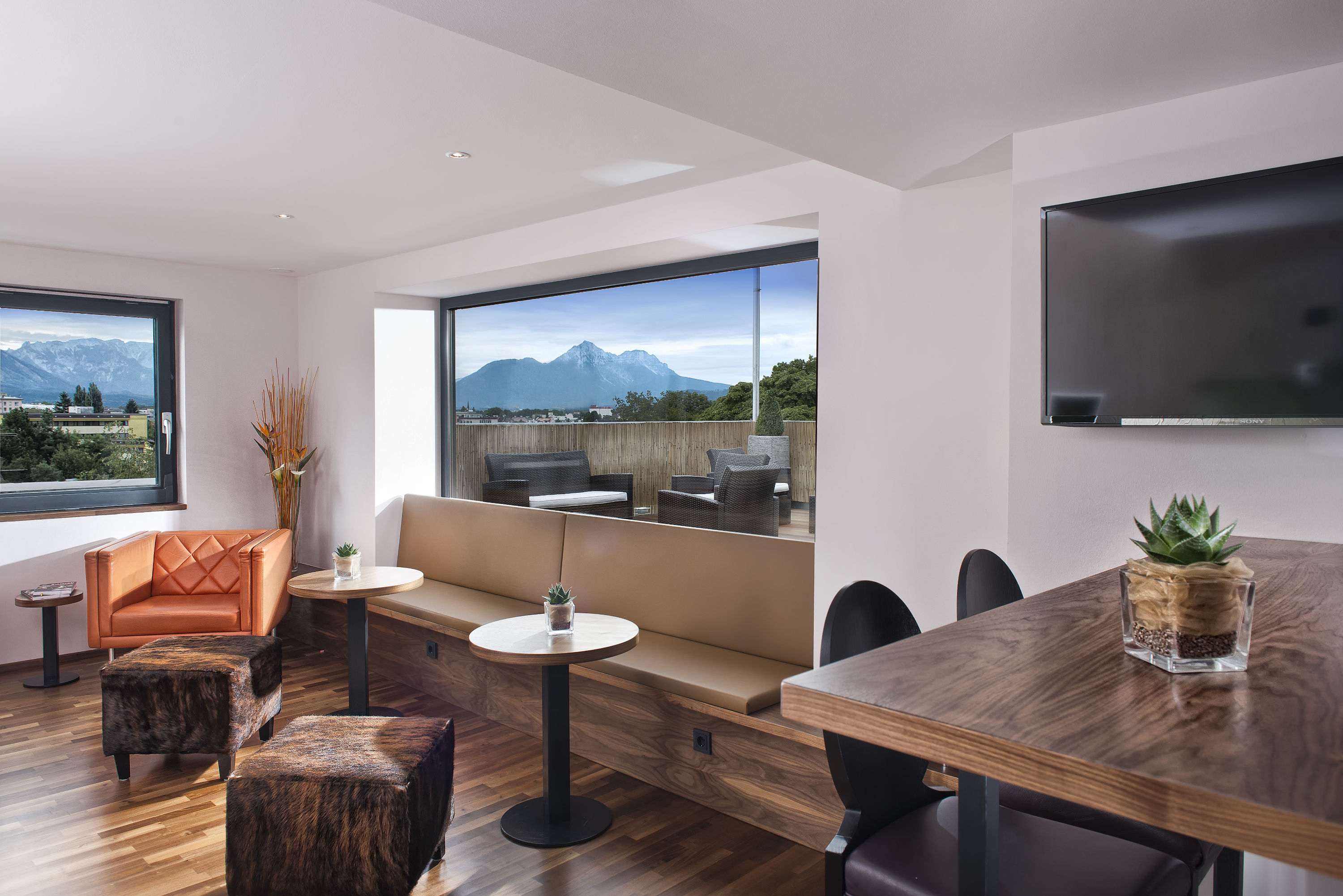 Bar at Wyndham Grand Salzburg Conference Centre in Salzburg, Other than US/Canada