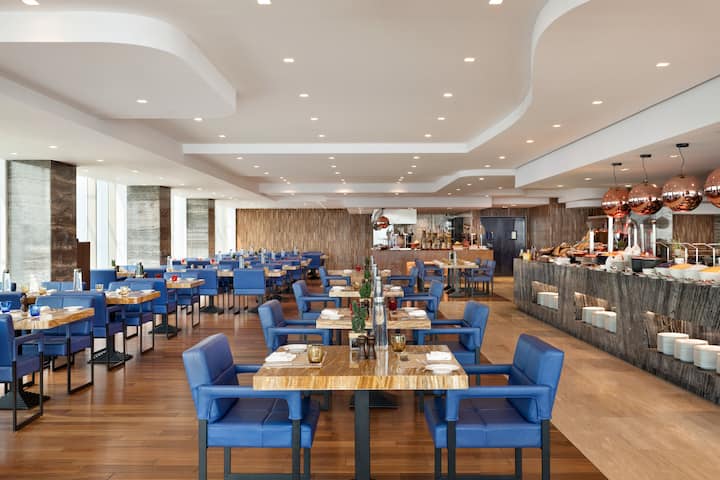 Wyndham Grand Manama bar and grill in Manama, Other than US/Canada