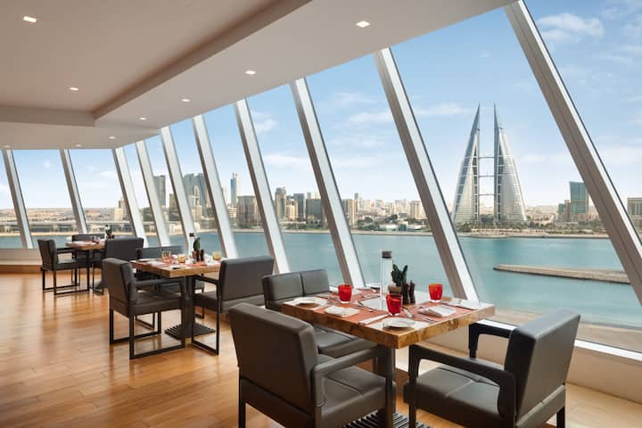 Wyndham Grand Manama bar and grill in Manama, Other than US/Canada