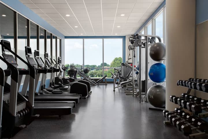 Fitness room at Wyndham Grand Fallsview Hotel in Niagara Falls, Ontario