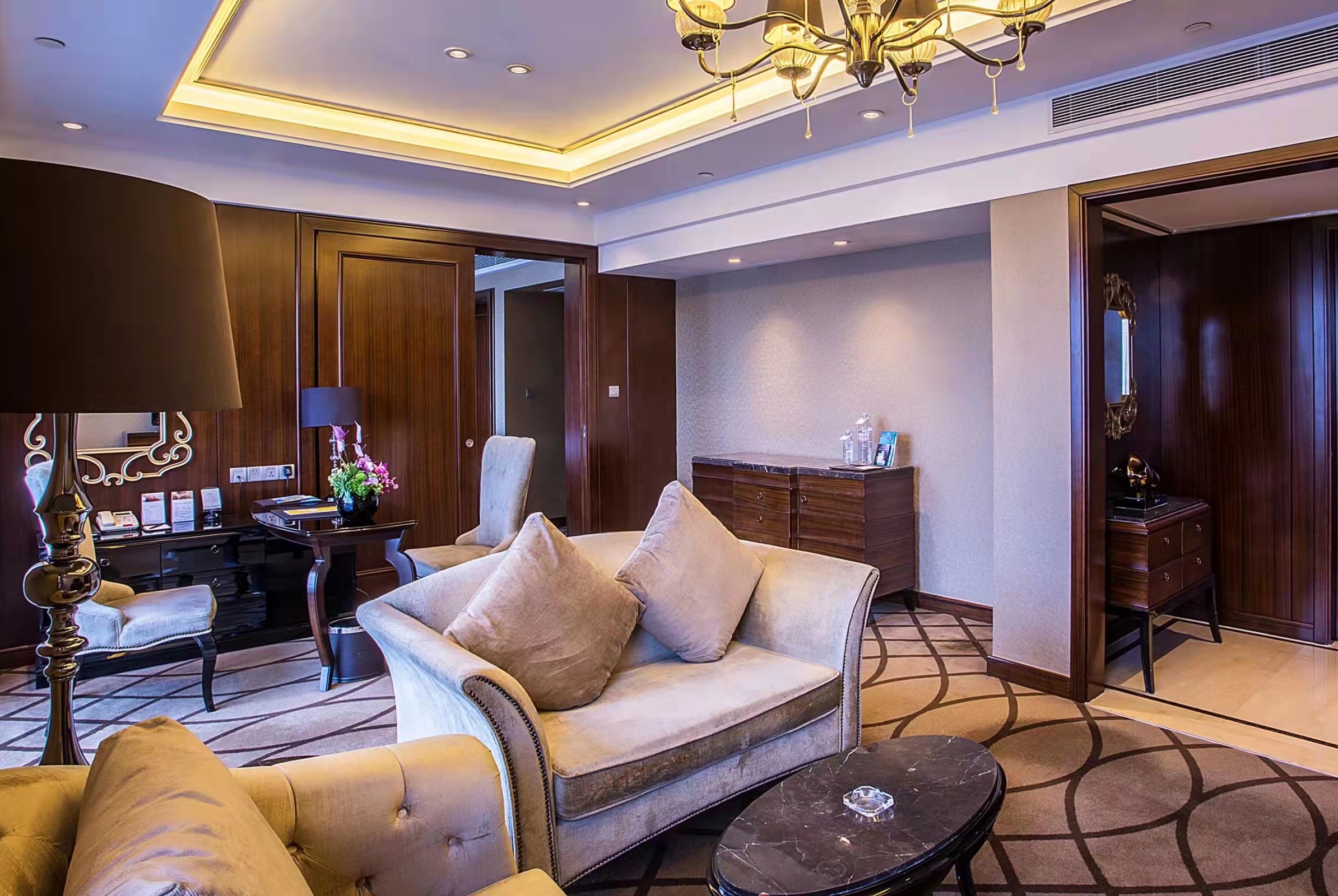 Guest room at the Wyndham Grand Plaza Royale Furongguo Changsha in Changsha, Other than US/Canada