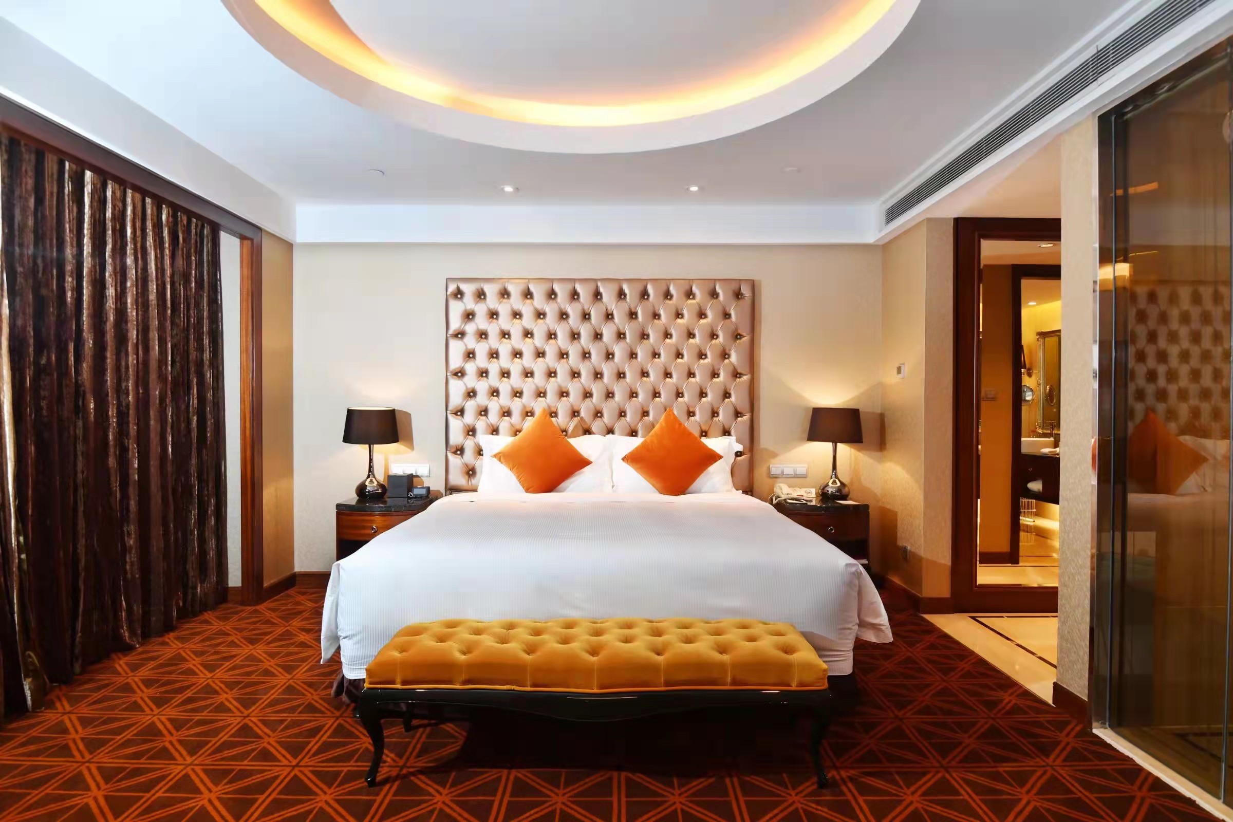 Guest room at the Wyndham Grand Plaza Royale Furongguo Changsha in Changsha, Other than US/Canada