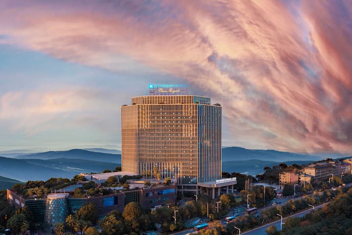 Exterior of Wyndham Grand Plaza Royale Chenzhou hotel in Chenzhou, Other than US/Canada