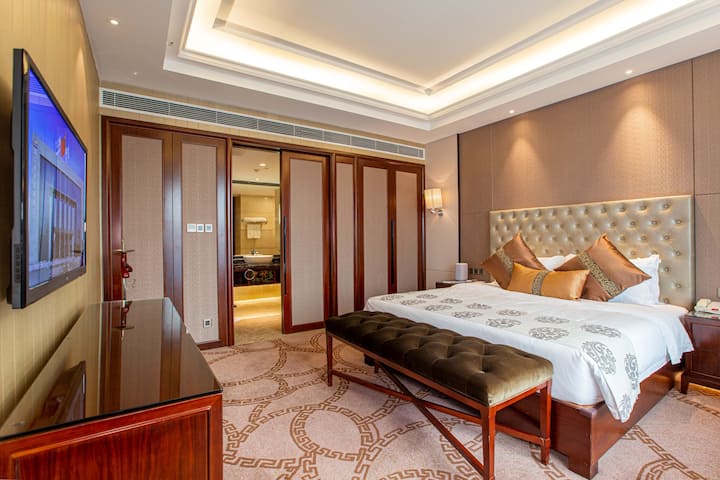 Guest room at the Wyndham Grand Plaza Royale Chenzhou in Chenzhou, Other than US/Canada