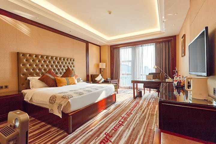 Guest room at the Wyndham Grand Plaza Royale Chenzhou in Chenzhou, Other than US/Canada