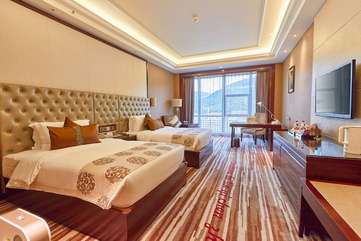 Guest room at the Wyndham Grand Plaza Royale Chenzhou in Chenzhou, Other than US/Canada