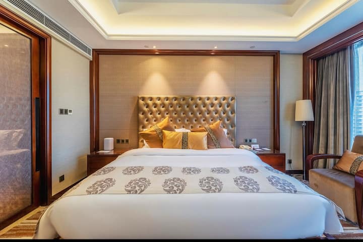 Guest room at the Wyndham Grand Plaza Royale Chenzhou in Chenzhou, Other than US/Canada