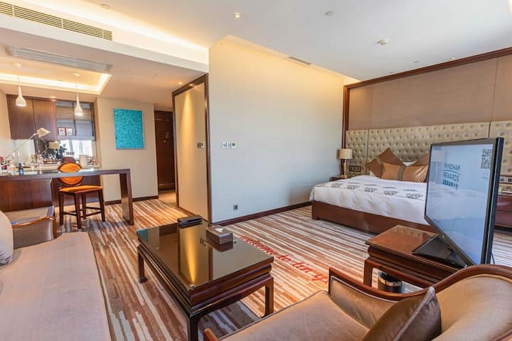 Guest room at the Wyndham Grand Plaza Royale Chenzhou in Chenzhou, Other than US/Canada