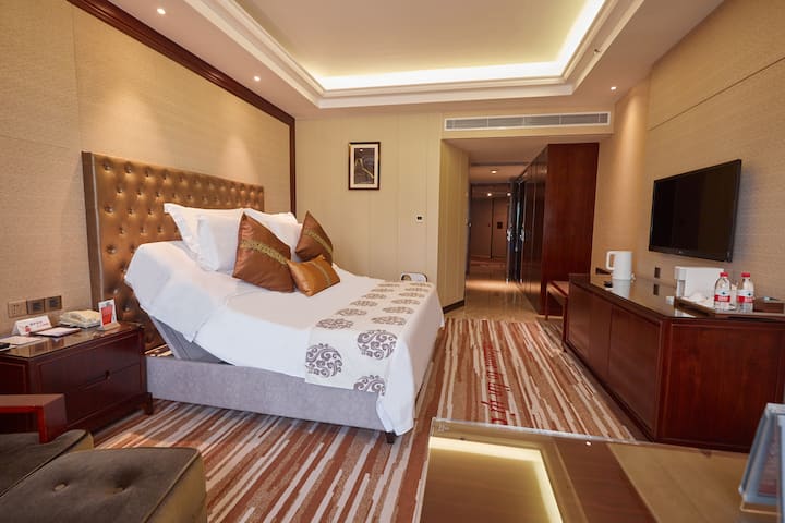 Guest room at the Wyndham Grand Plaza Royale Chenzhou in Chenzhou, Other than US/Canada