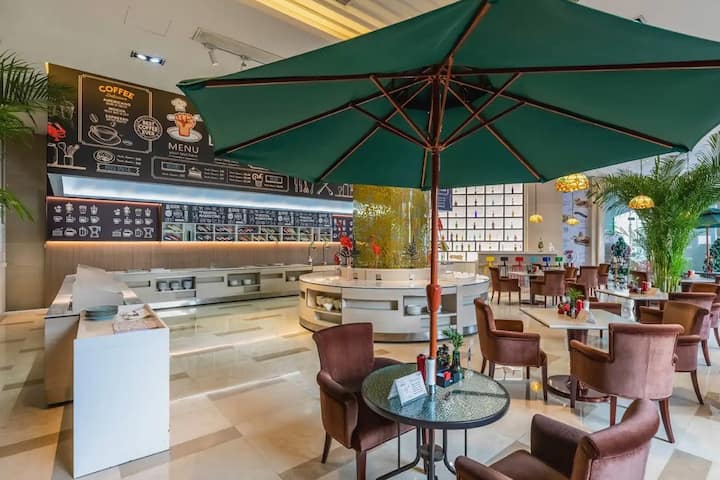 Wyndham Grand Plaza Royale Chenzhou cafe in Chenzhou, Other than US/Canada