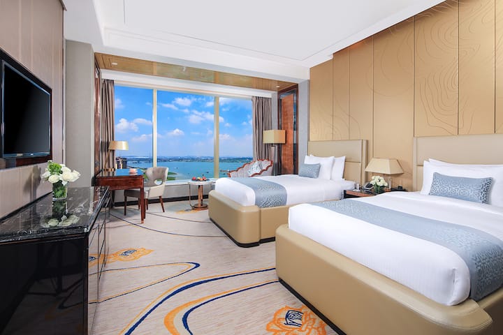 Guest room at the Wyndham Grand Foshan Gaoming in Foshan, Other than US/Canada