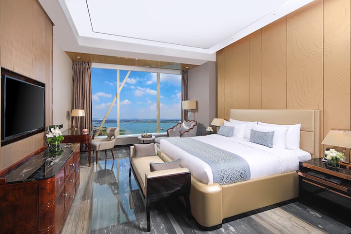 Guest room at the Wyndham Grand Foshan Gaoming in Foshan, Other than US/Canada