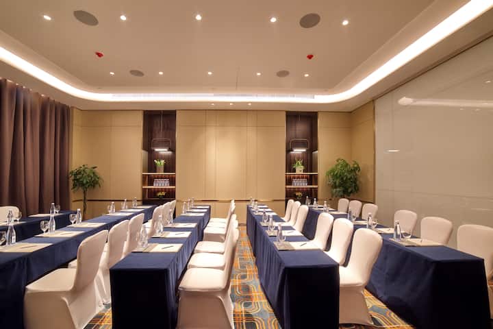 Meeting room at Wyndham Grand Plaza Royale Powerlong Fuyang in Fuyang, Other than US/Canada