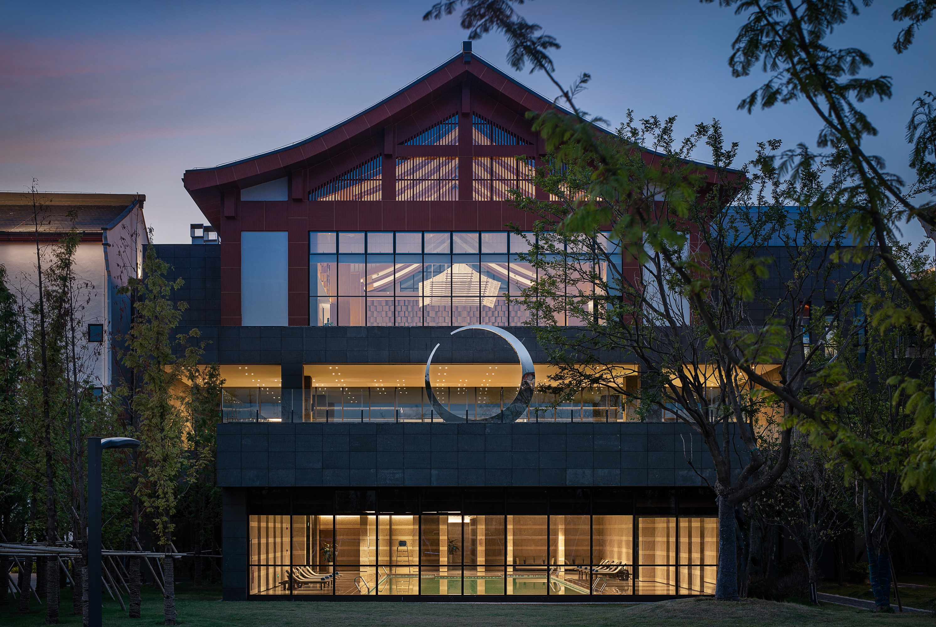 Exterior Night Image of Wyndham Grand Plaza Royale Xiangai Mountain Fuzhou hotel in Fuzhou, Other than US/Canada