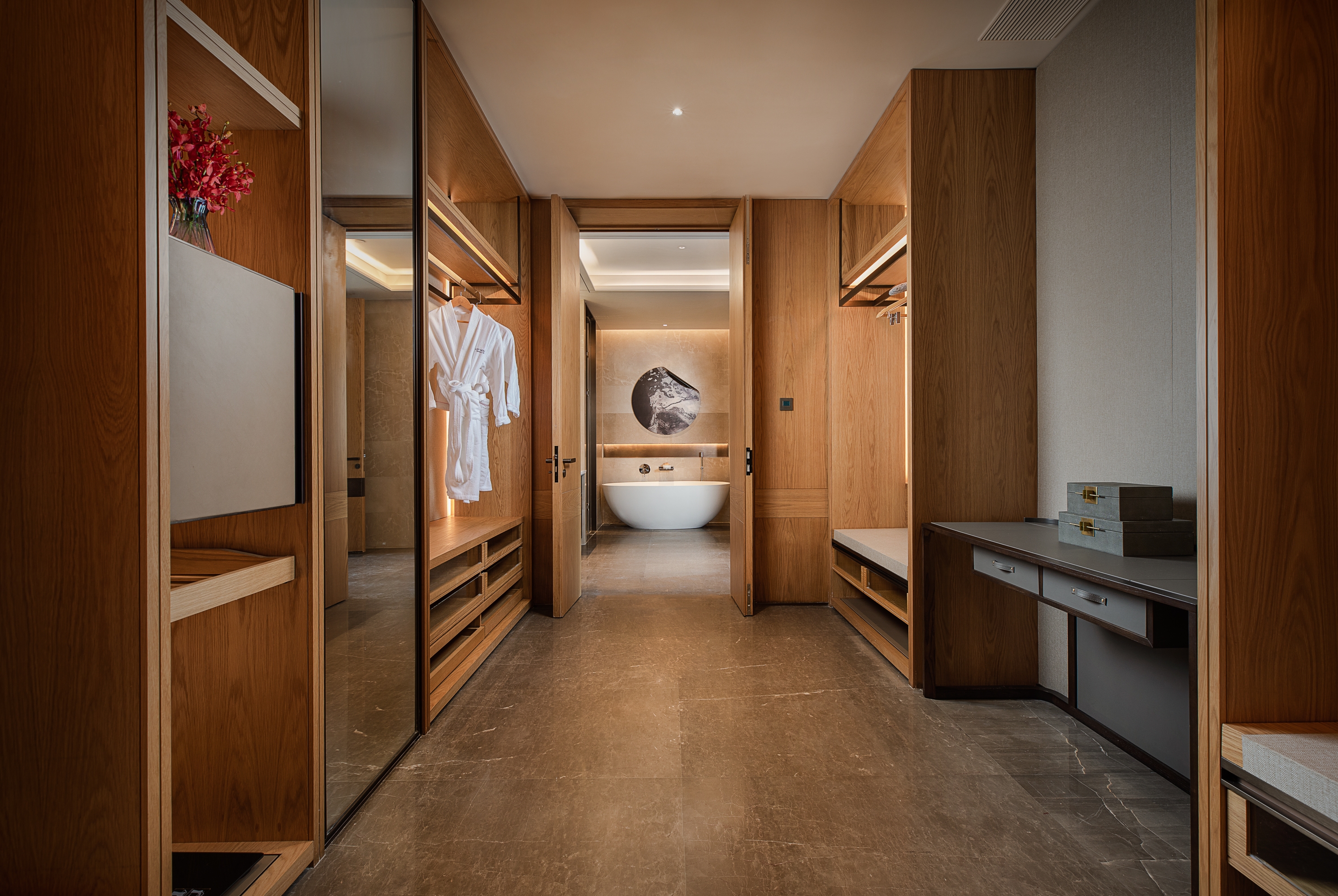 Guest room bath at the Wyndham Grand Plaza Royale Xiangai Mountain Fuzhou in Fuzhou, Other than US/Canada