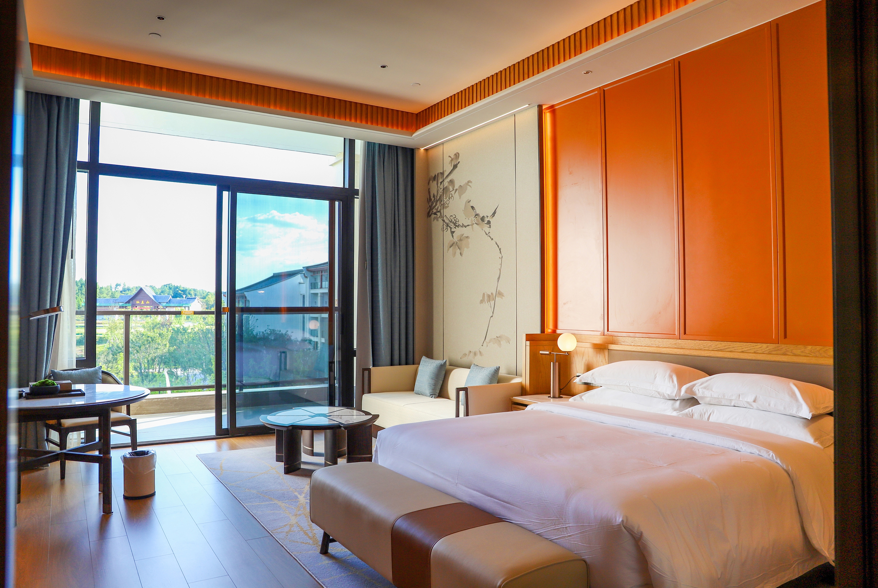 Guest room at the Wyndham Grand Plaza Royale Xiangai Mountain Fuzhou in Fuzhou, Other than US/Canada