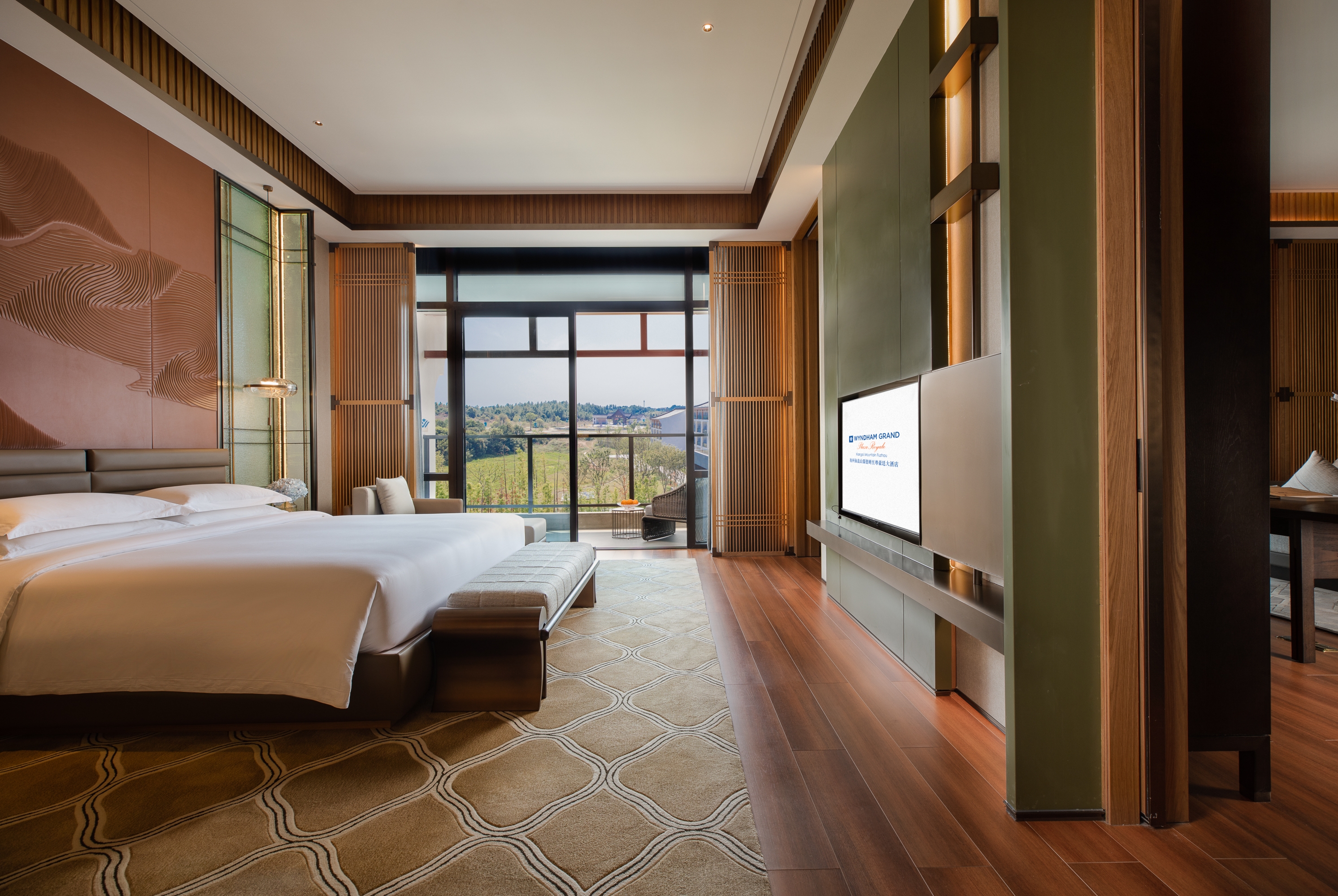 Guest room at the Wyndham Grand Plaza Royale Xiangai Mountain Fuzhou in Fuzhou, Other than US/Canada