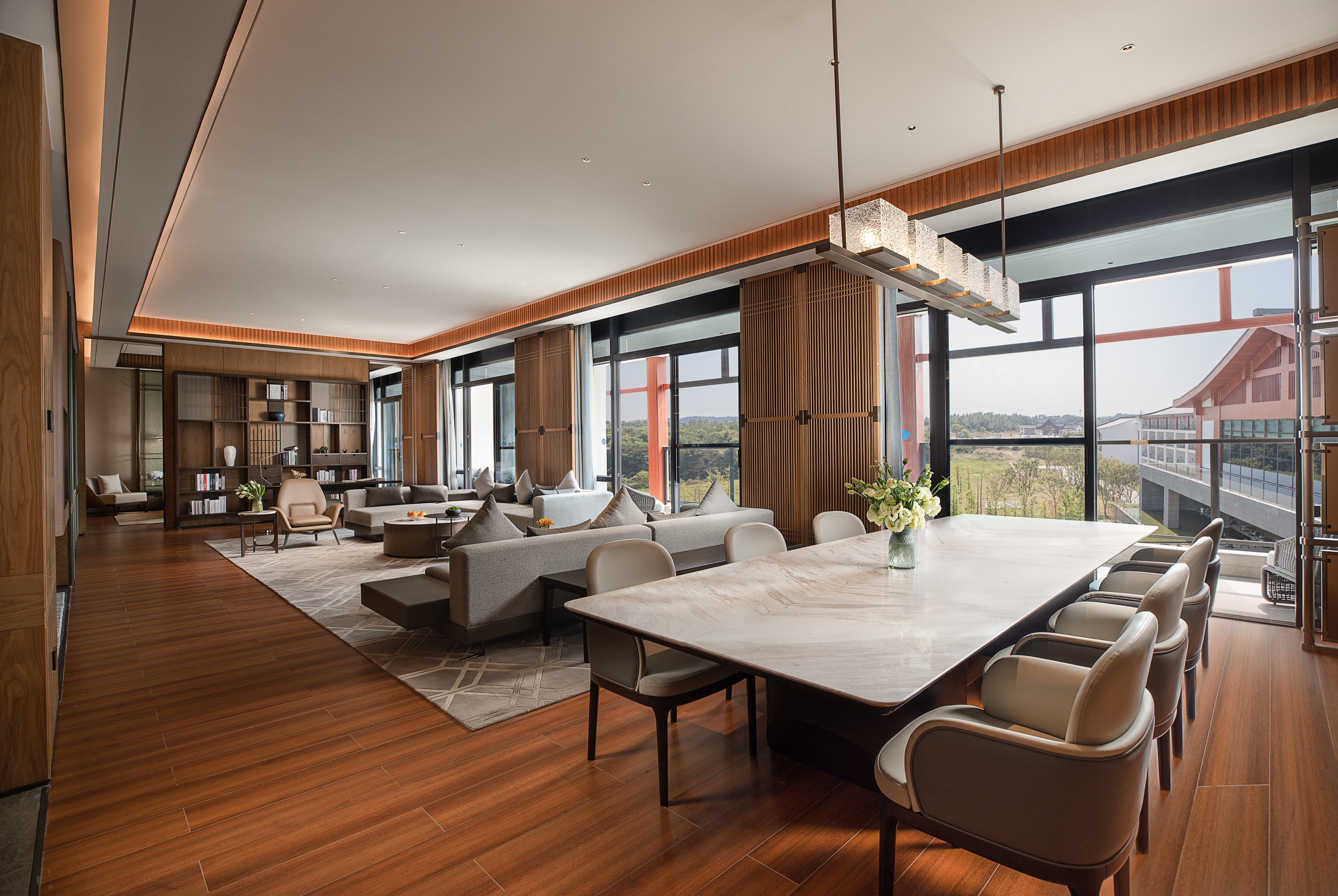 Guest room at the Wyndham Grand Plaza Royale Xiangai Mountain Fuzhou in Fuzhou, Other than US/Canada