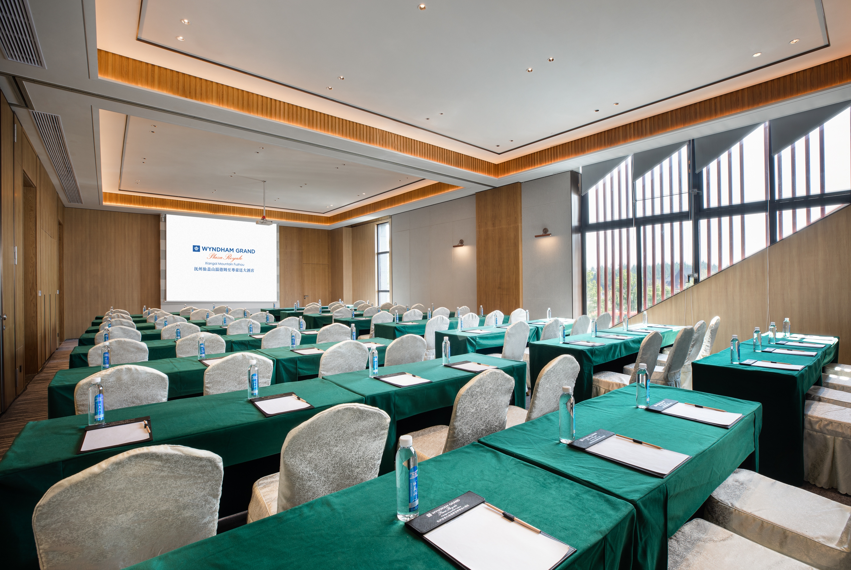 Board room at Wyndham Grand Plaza Royale Xiangai Mountain Fuzhou in Fuzhou, Other than US/Canada