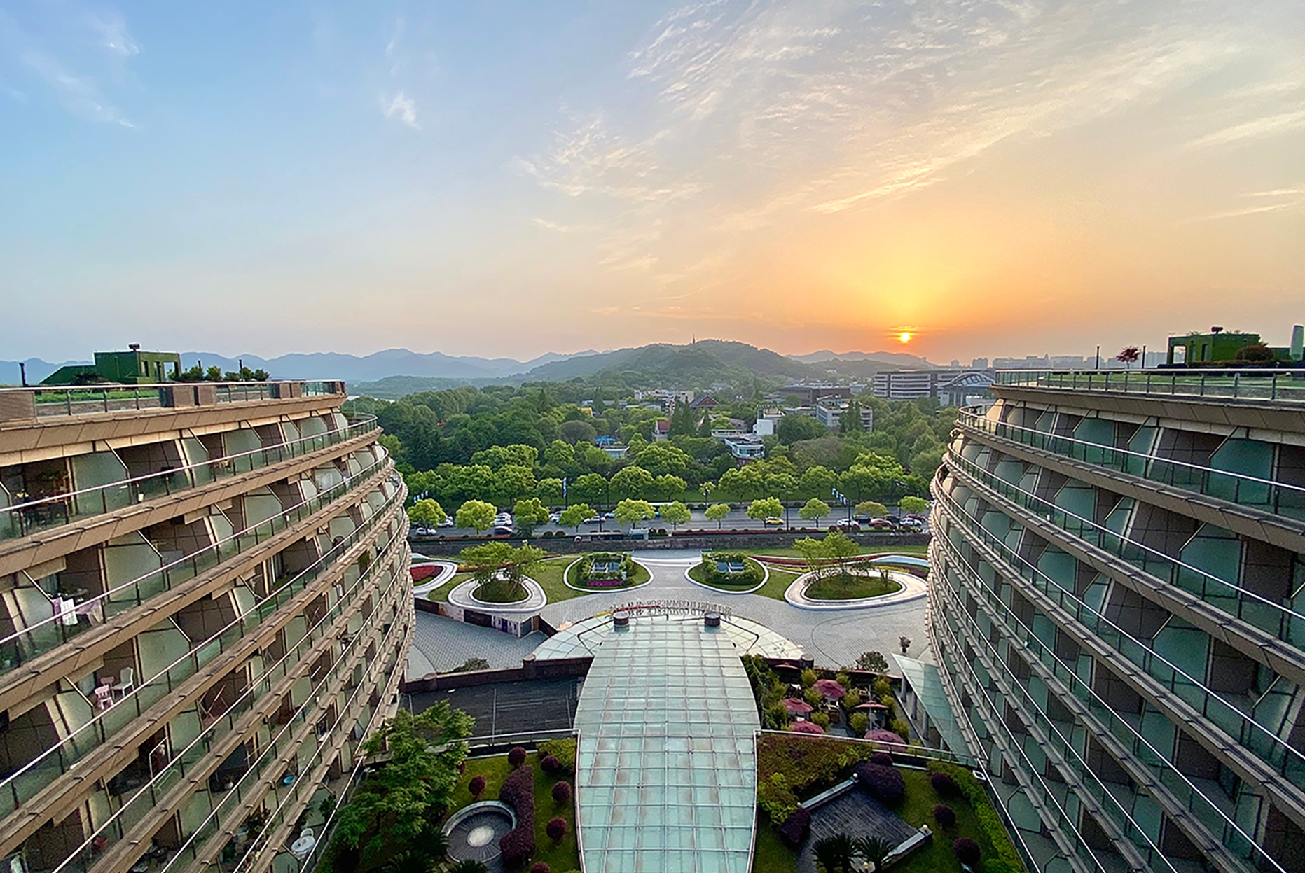 Exterior of Wyndham Grand Plaza Royale Hangzhou hotel in Hangzhou, Other than US/Canada