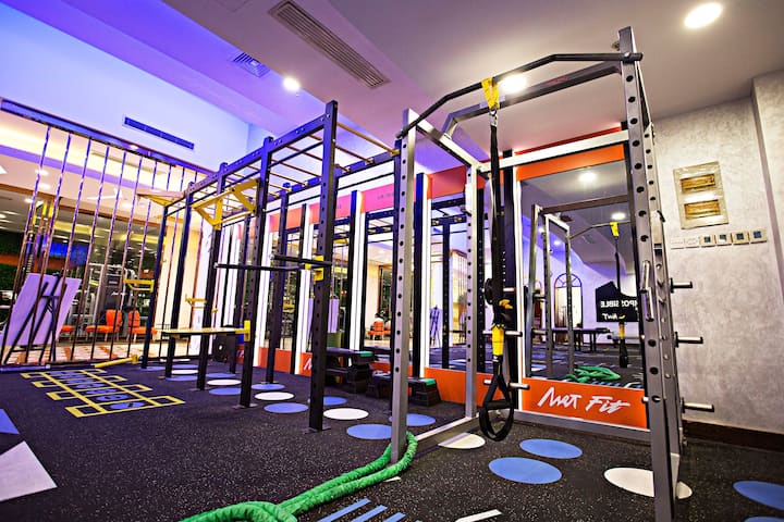 Fitness room at Wyndham Grand Plaza Royale Hangzhou in Hangzhou, Other than US/Canada