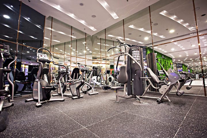 Fitness room at Wyndham Grand Plaza Royale Hangzhou in Hangzhou, Other than US/Canada