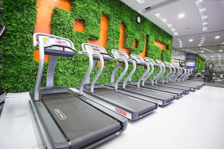 Fitness room at Wyndham Grand Plaza Royale Hangzhou in Hangzhou, Other than US/Canada