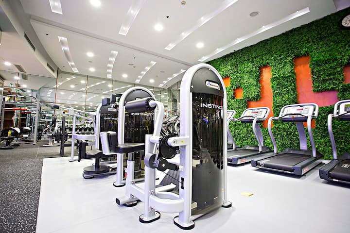 Fitness room at Wyndham Grand Plaza Royale Hangzhou in Hangzhou, Other than US/Canada