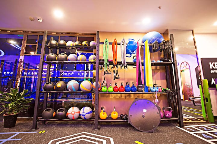 Fitness room at Wyndham Grand Plaza Royale Hangzhou in Hangzhou, Other than US/Canada