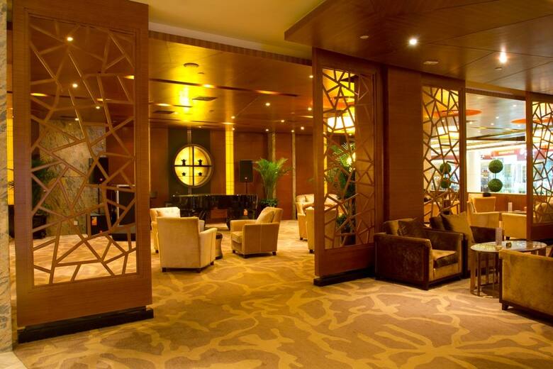 Wyndham Grand Plaza Royale Hangzhou hotel lobby in Hangzhou, Other than US/Canada