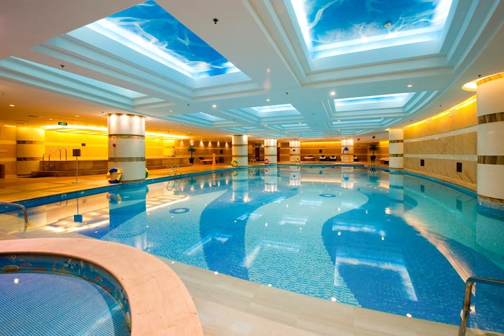 Pool at the Wyndham Grand Plaza Royale Hangzhou in Hangzhou, Other than US/Canada