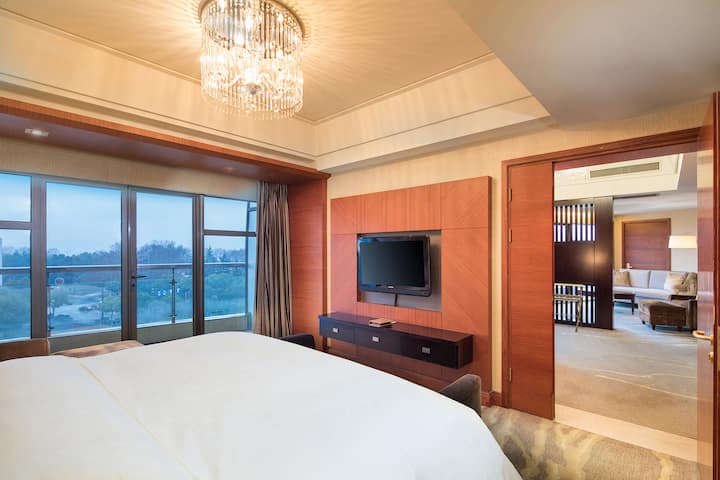 Wyndham Grand Plaza Royale Hangzhou suite in Hangzhou, Other than US/Canada