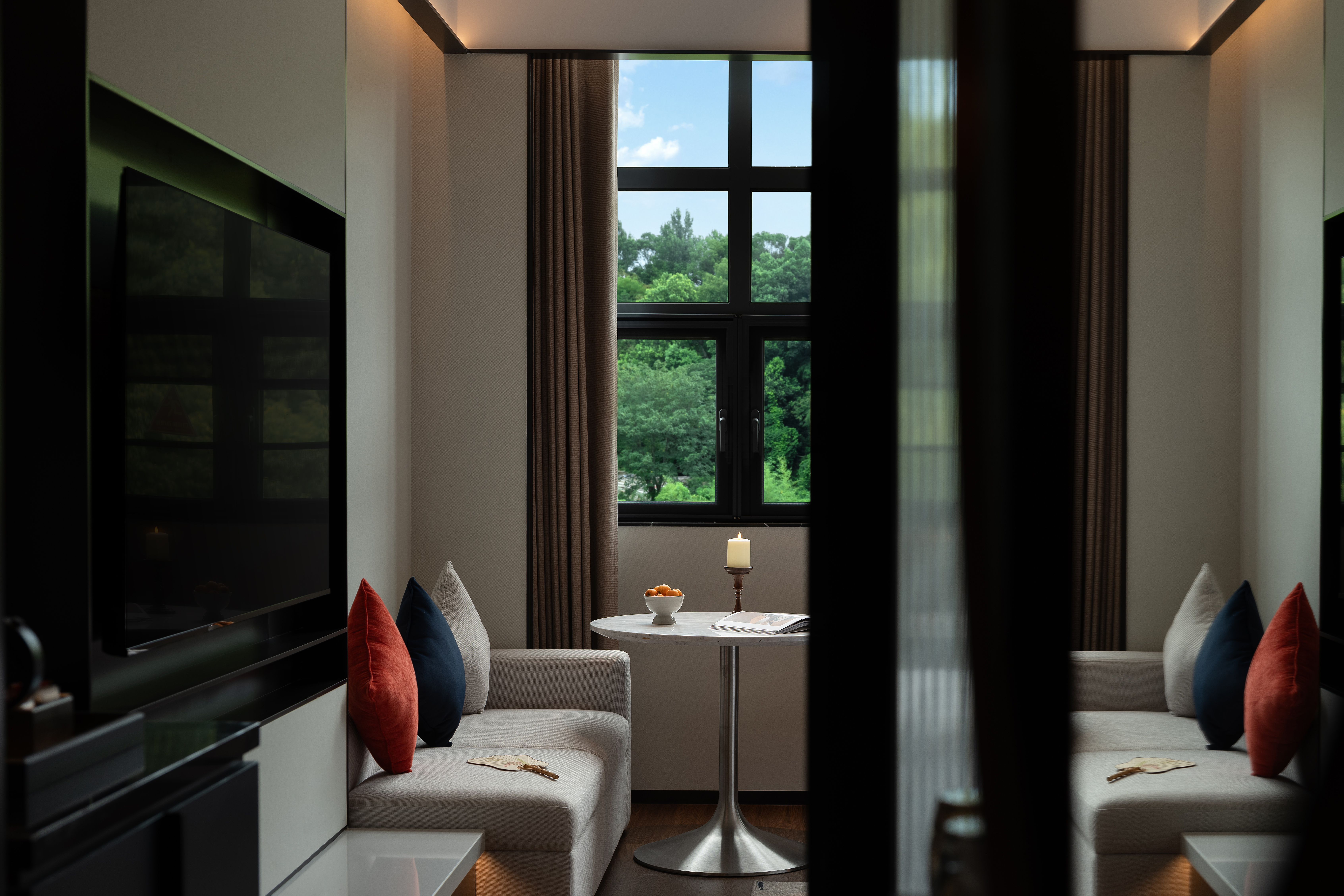 Guest room at the Wyndham Grand Plaza Royale Legend Nanyue in Hengyang, Other than US/Canada